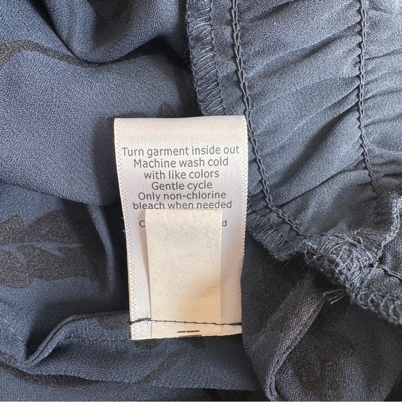 41 Hawthorn Blue Black Floral Sleeveless Halter Neckline Womens Size M Blouse - Picture 13 of 13